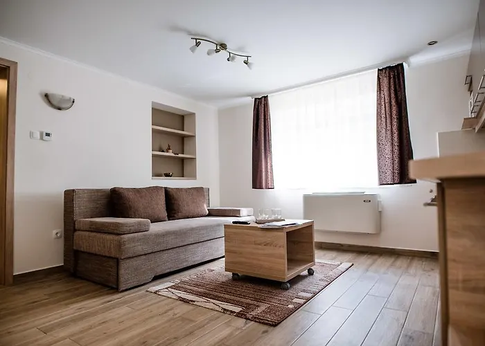 דירה Belvarosi Nemes Apartmanhaz Szekszárd